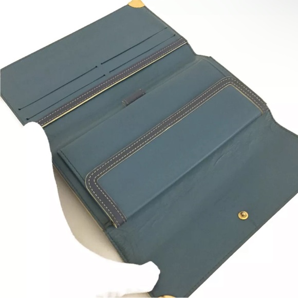 RARE Louis Vuitton Suhali Porte Tresor
International Leather Trifold
Wallet - Picture 5 of 8